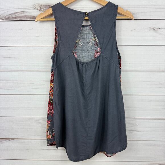 Gypsies & Moondust Blouse Tank Top Size M Gray Floral Print Sleeveless‎ Women's - Picture 3 of 5